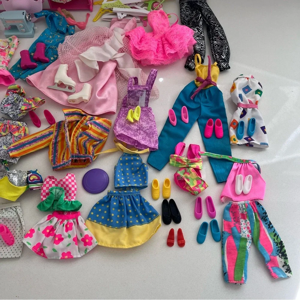 Huge Lot Vintage Barbie Closet Organizer Travel Case, Clothing Shoes Accessories - Picture 5 of 11